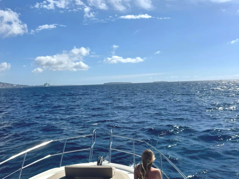 Noleggio Yacht di lusso a Mandelieu-la-Napoule – Galeon Galeon 420 Fly