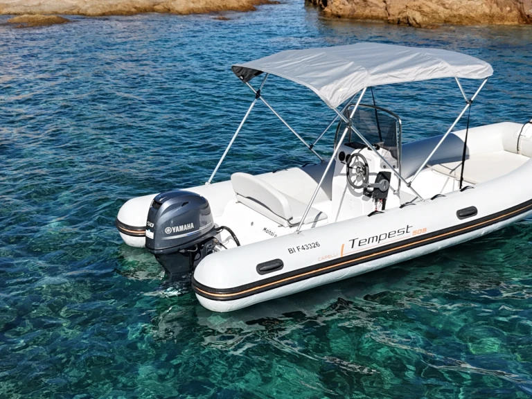 Noleggio Gommone a Galéria – Capelli Tempest 505 Easy