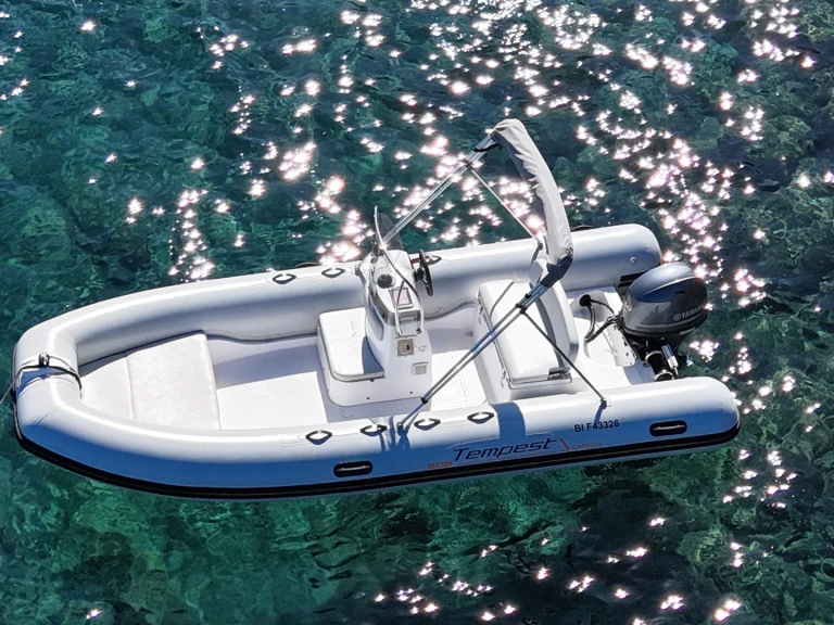 Noleggio barche Capelli Tempest 505 Easy a Galéria su Samboat