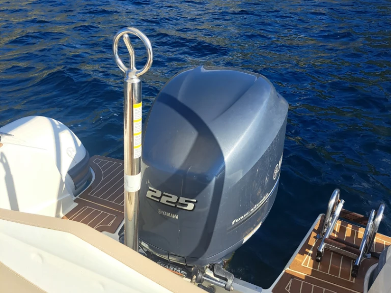 Noleggio a Galéria – Capelli Tempest 700 su SamBoat