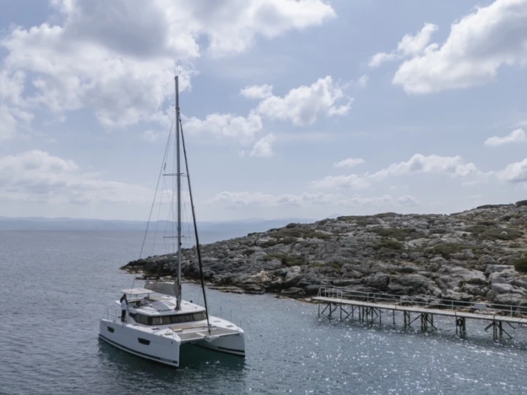 Noleggio Catamarano Fountaine Pajot con patente nautica