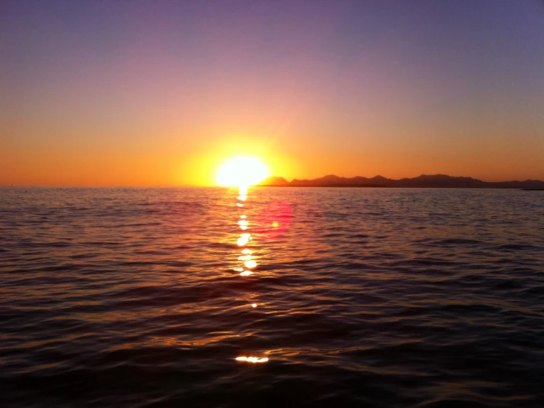 Noleggio Barca a motore con o senza skipper Jeanneau a Antibes