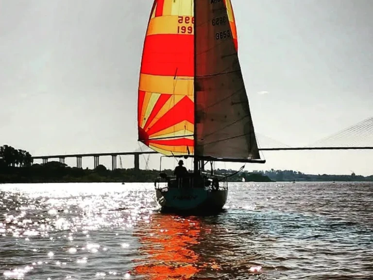 Noleggio Barca a vela Custom Made con patente nautica