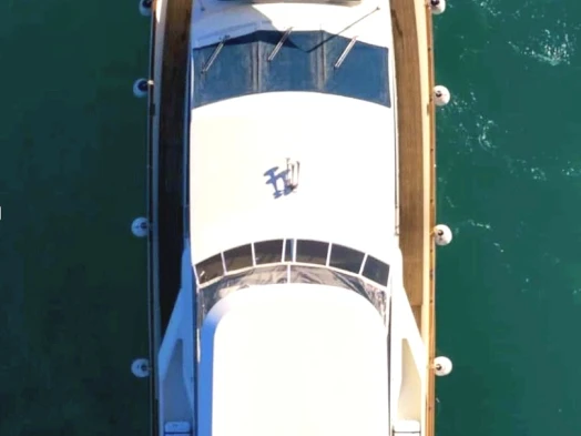 Noleggiare una Versilcraft Falcon80 a Amalfi Coast