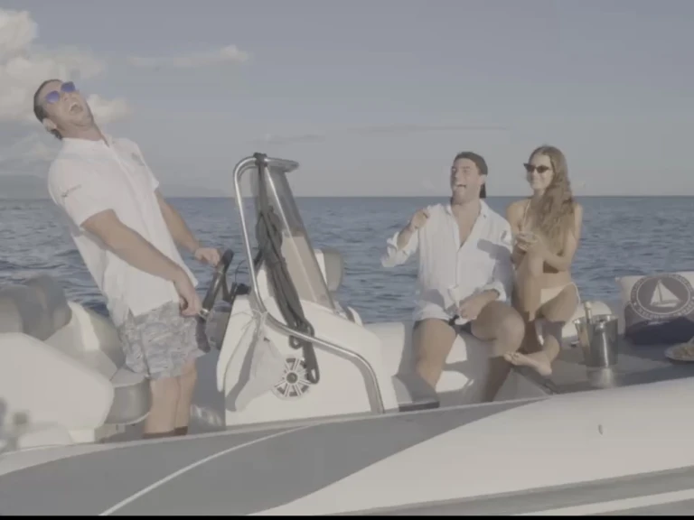 Noleggio Gommone a Rapallo – Antares Giglio 65