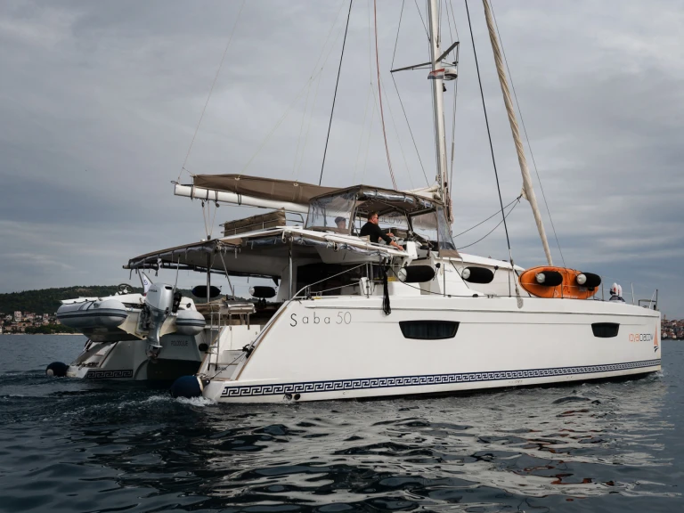 Noleggiare una Fountaine Pajot Saba 50 a Trogir