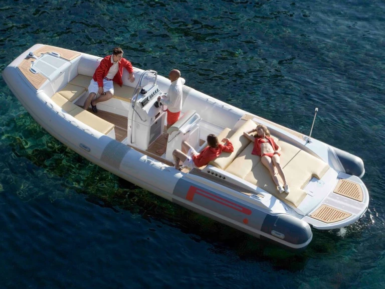 Noleggio barche Pirelli 7.70 a Porto Rotondo su Samboat