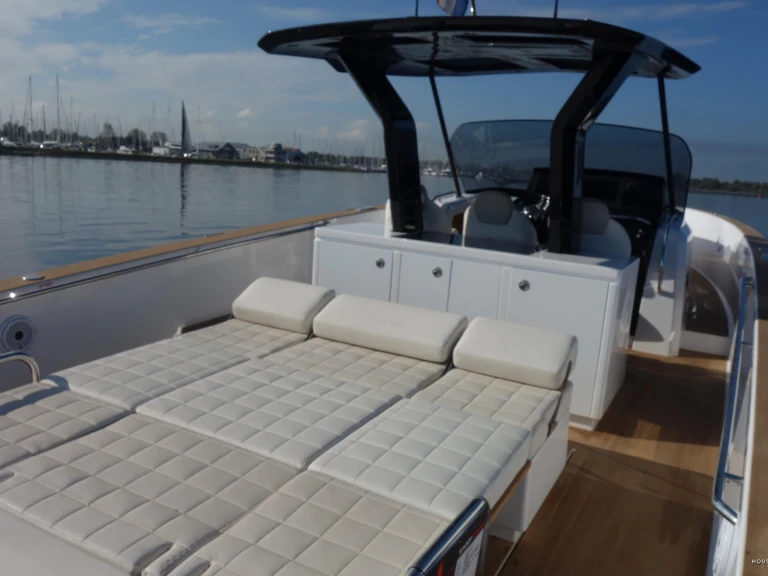 Noleggiare una Pardo Yachts Pardo 38 a Ibiza Town
