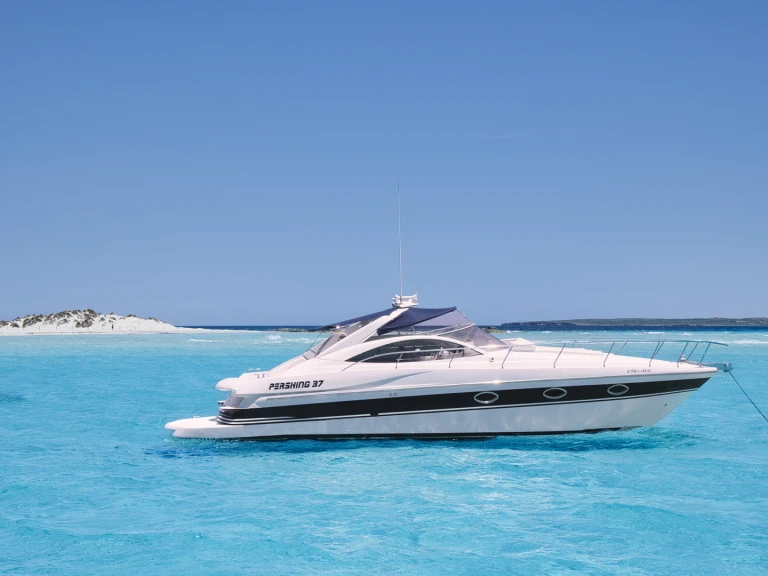 Noleggio Barca a motore Pershing con patente nautica