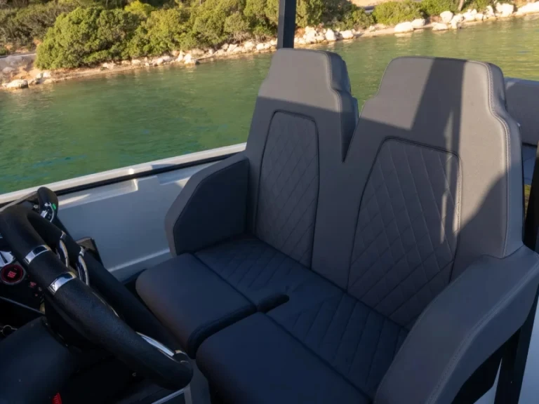Noleggio Barca a motore con o senza skipper Protagon a Zante