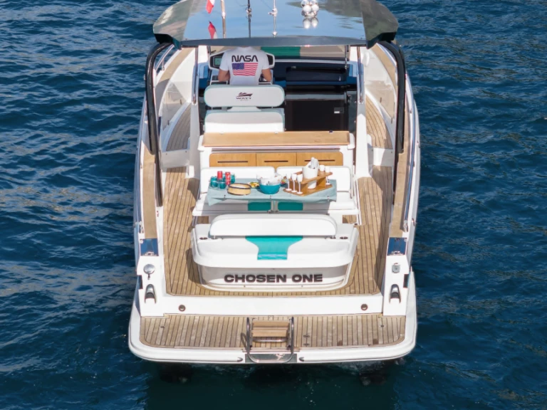 Noleggio Barca a motore italyure con patente nautica