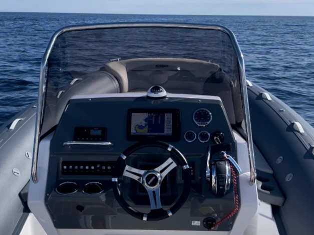 Noleggio Gommone Salpa con patente nautica