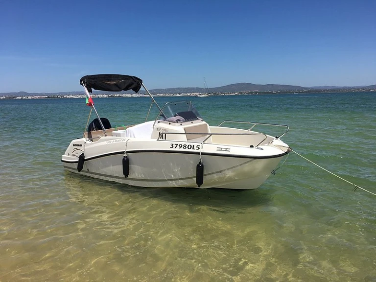 Noleggiare una Quicksilver Activ 505 Open a Olhão