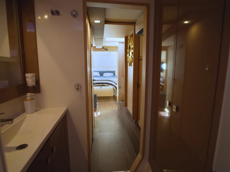 Noleggio Catamarano Fountaine Pajot con patente nautica