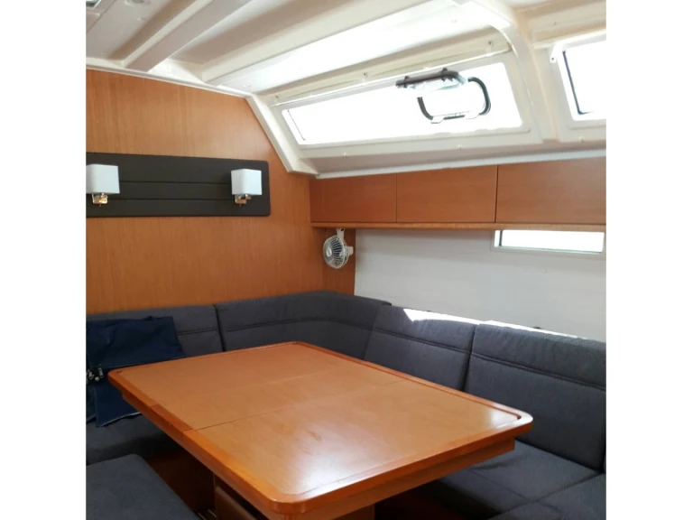 Barca a vela a noleggio a Lefkáda al miglior prezzo