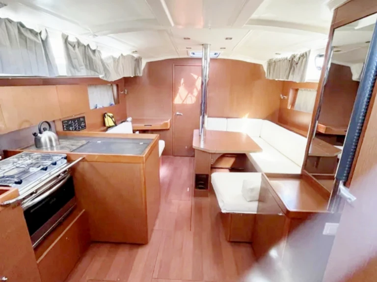 Noleggio Barca a vela con o senza skipper Bénéteau a Perigiali