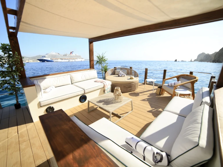 Noleggio Barca a motore Custom Made con patente nautica