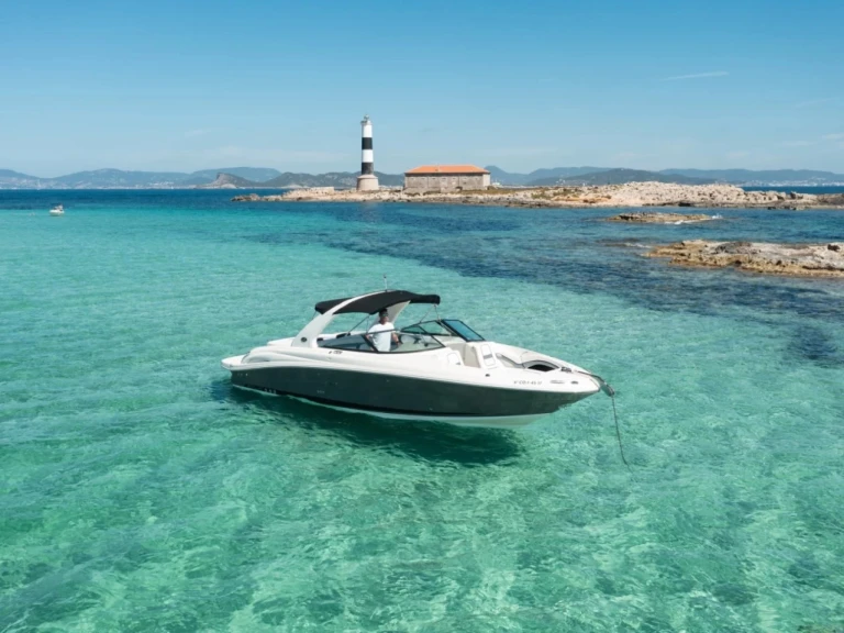 Noleggio Barca a motore Sea Ray con patente nautica