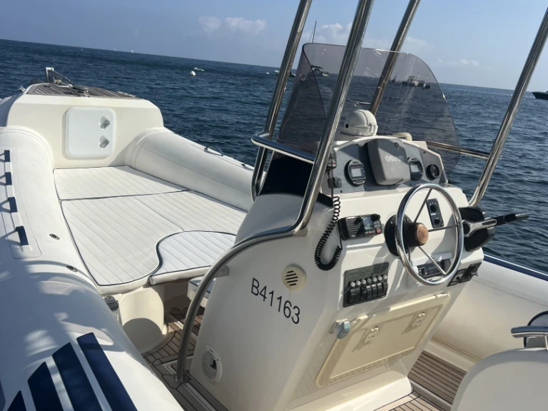 Noleggio Gommone a Saint-Tropez – Nuova Jolly King 750