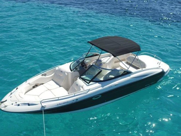 Noleggiare una Monterey Monterey 278 a Ibiza Town