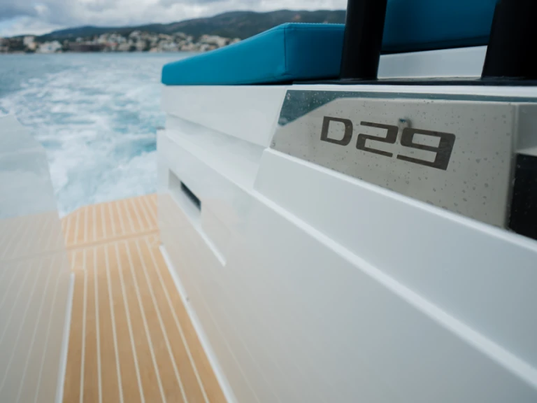 De Antonio D29 da affittare a  Marina Botafoch