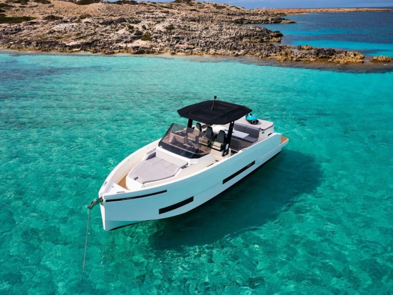 De Antonio D32 da affittare a  Marina Botafoch