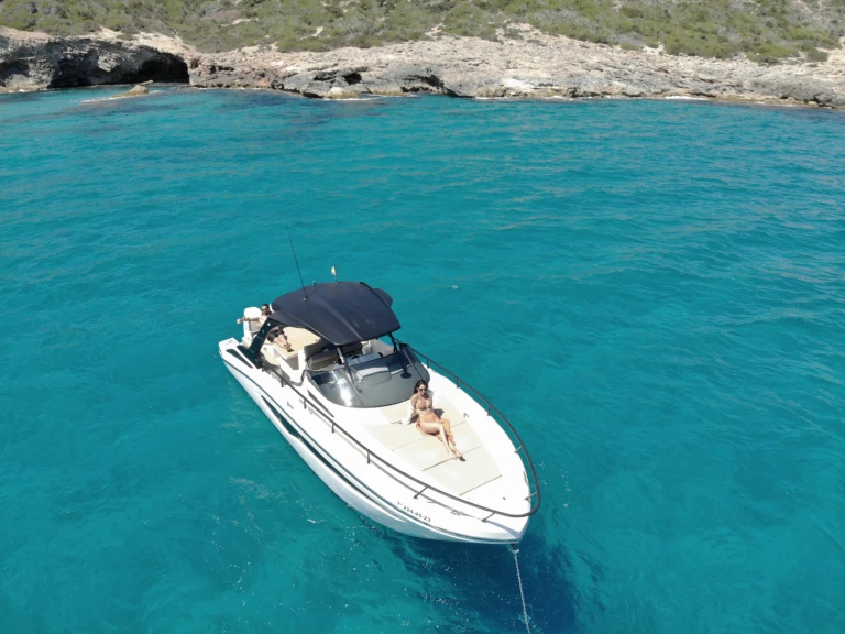 Noleggio barche Marina Botafoch economico Regina 34