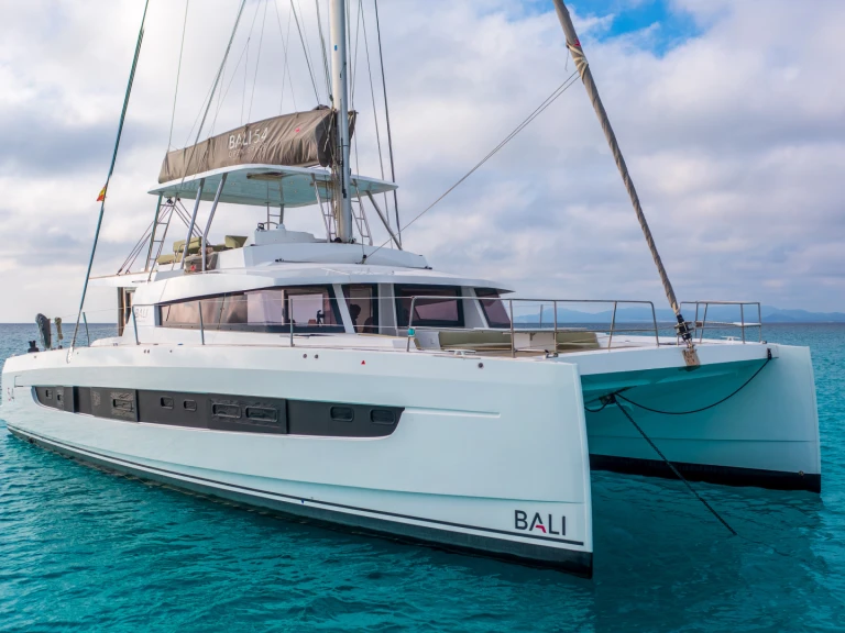 Noleggiare una Bali Bali 5.4 a Ibiza Town