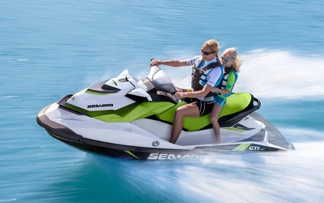 Noleggio Yacht di lusso con o senza skipper Ferretti a Mykonos (Isola)