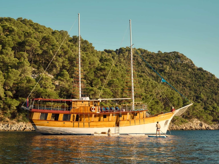 Noleggio Yacht di lusso a Spalato – Custom MOJA MAJA