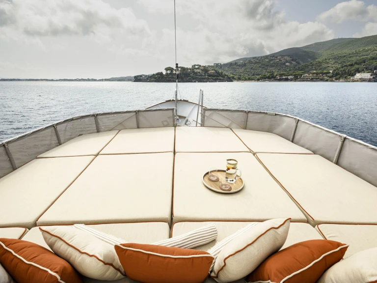 Noleggio Barca a motore a Cannigione –  Pacific Class 85