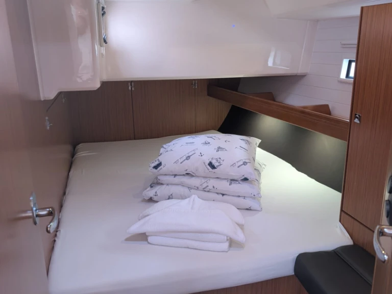 Noleggio Barca a vela con o senza skipper Bavaria a Rogosnizza