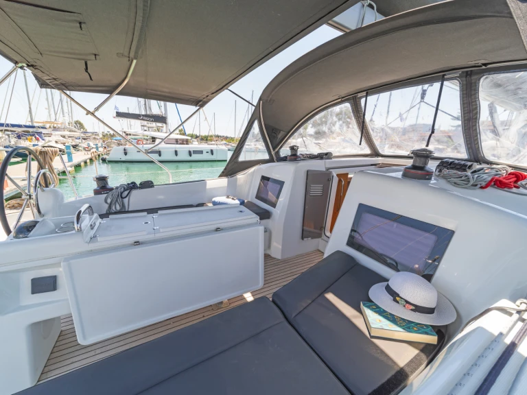 Noleggio barche Álimos economico Sun Odyssey 410