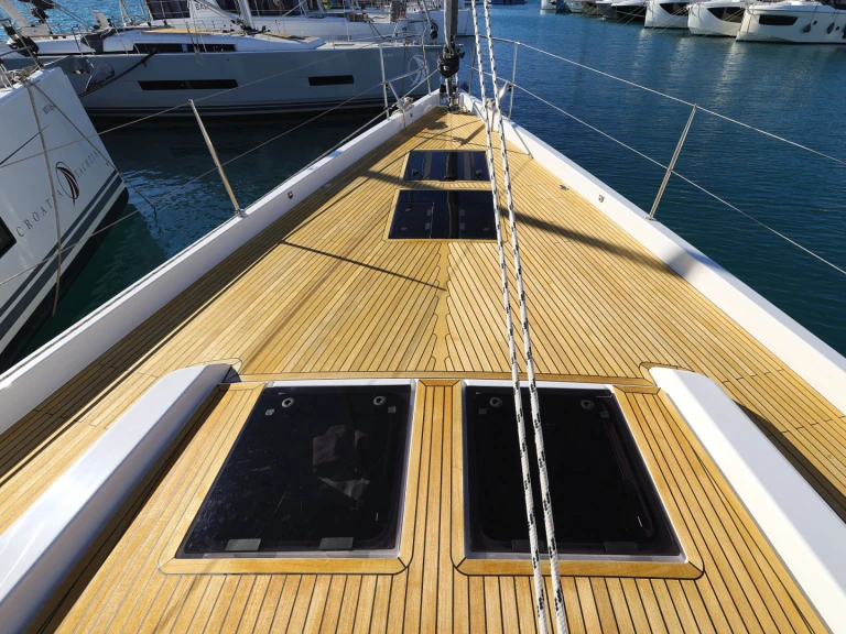 Barca a vela a noleggio a Seget Donji al miglior prezzo