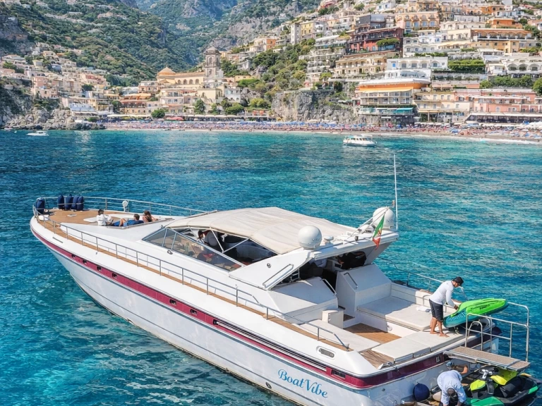 Yacht di lusso a noleggio a Amalfi al miglior prezzo