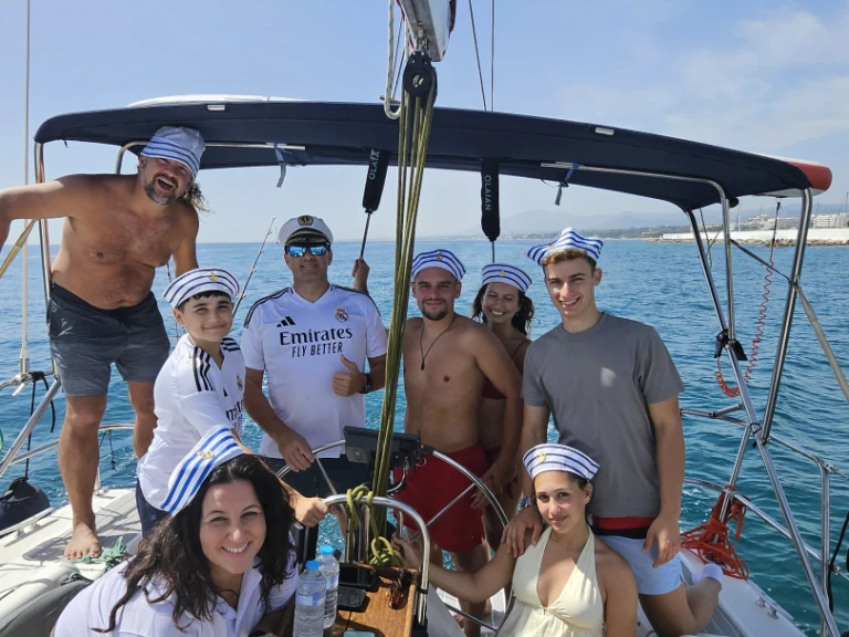 Noleggio a Marbella – Elan Elan 37 su SamBoat