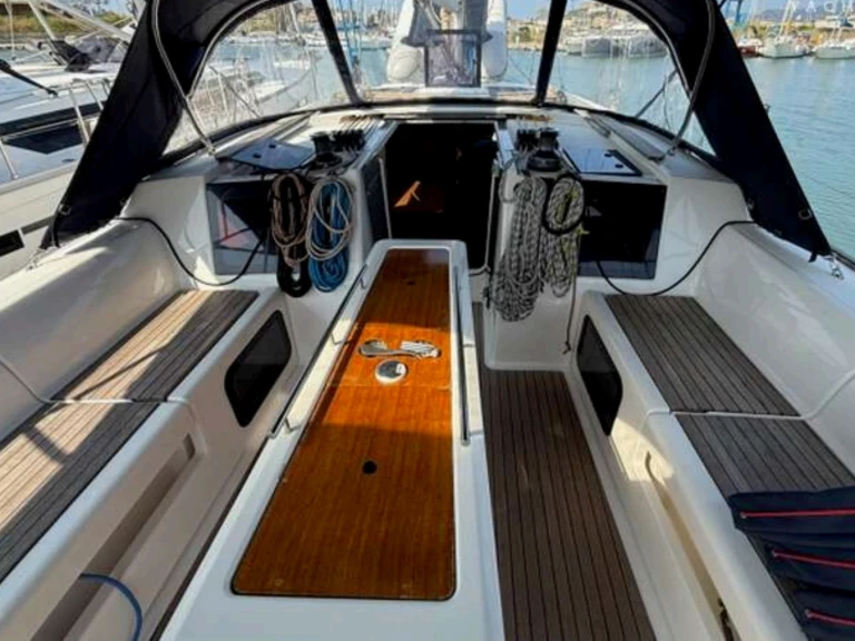 Barca a vela a noleggio a Spagna al miglior prezzo