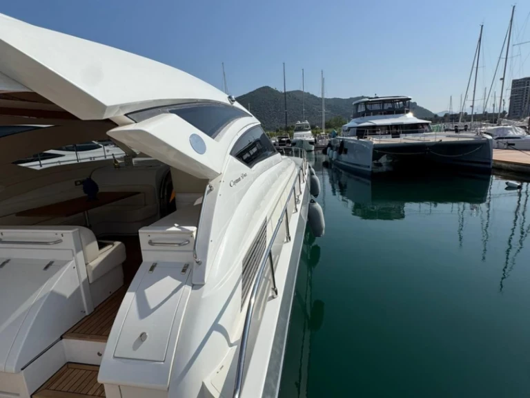 Noleggiare una Cayman Yacht BoatVibe 58ft a Amalfi