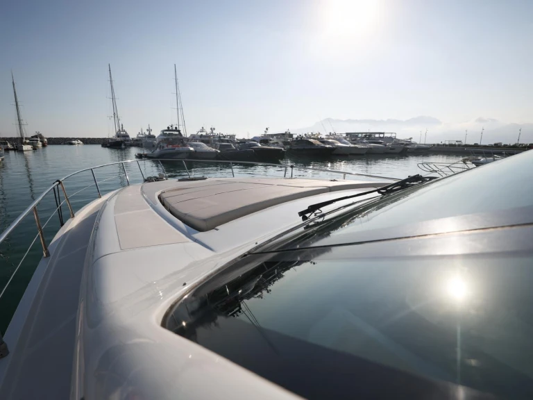 Noleggio barche Pershing Pershing 62 a Amalfi su Samboat