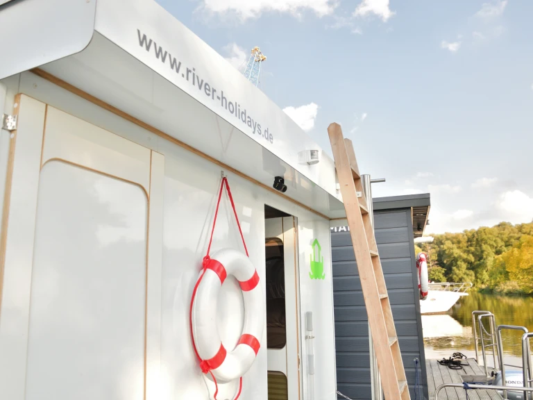 Noleggio Houseboat A con patente nautica