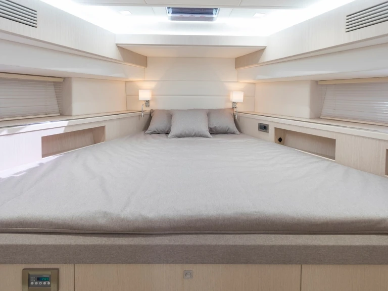 Noleggiare una MED YACHT  Med Yacht 52 a Marine de Sant'Ambrogio