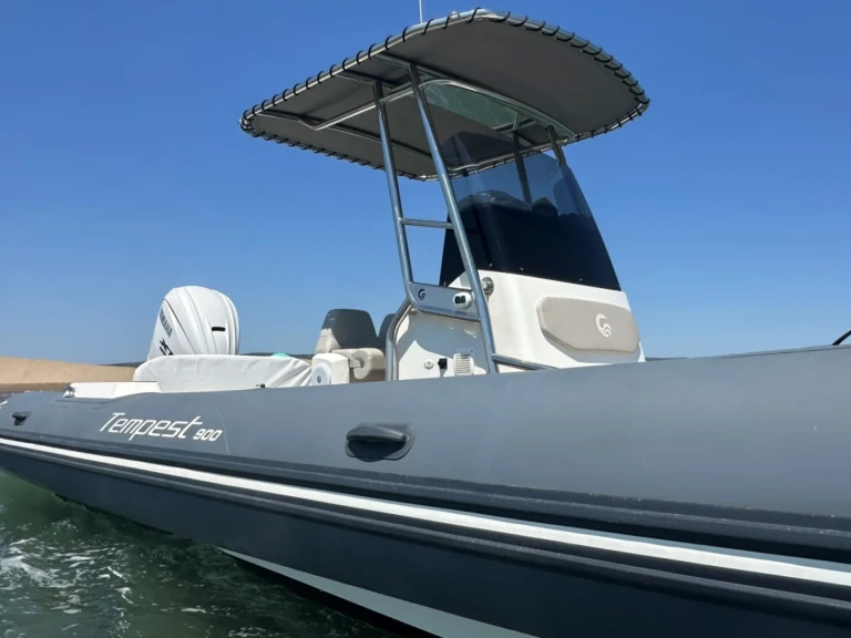 Noleggio Gommone con o senza skipper Capelli a Marine de Sant'Ambrogio
