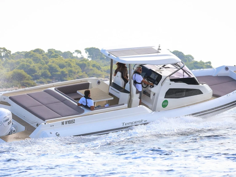 Noleggio Gommone Capelli con patente nautica