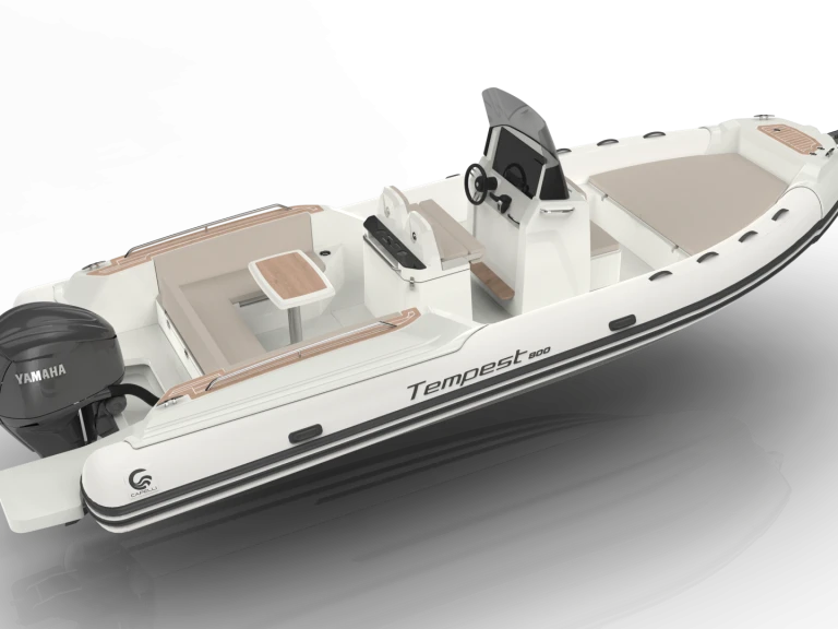 Noleggiare una Capelli Tempest 800 a Marine de Sant'Ambrogio