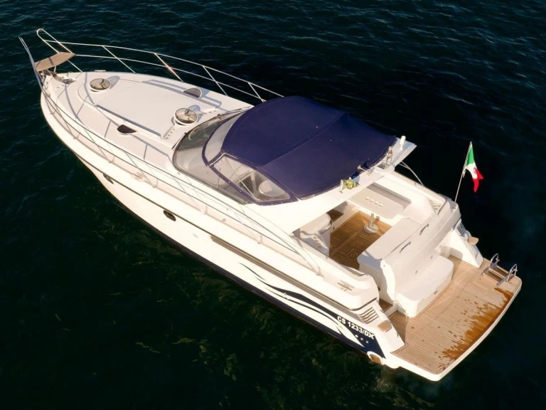 Noleggio Barca a motore con o senza skipper Fireline a Castellammare di Stabia