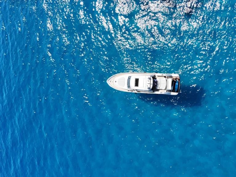 Noleggio Yacht di lusso Bayliner con patente nautica