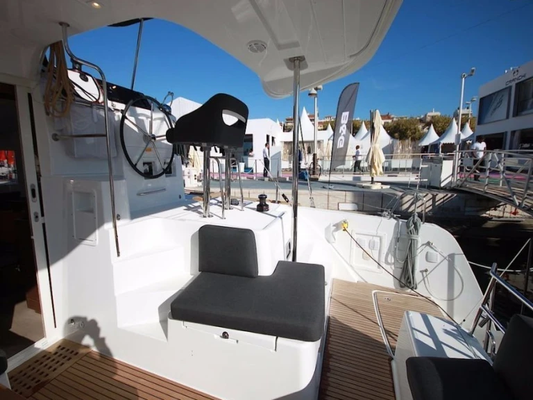 Noleggiare una Lagoon Lagoon 40 a Bossoglina