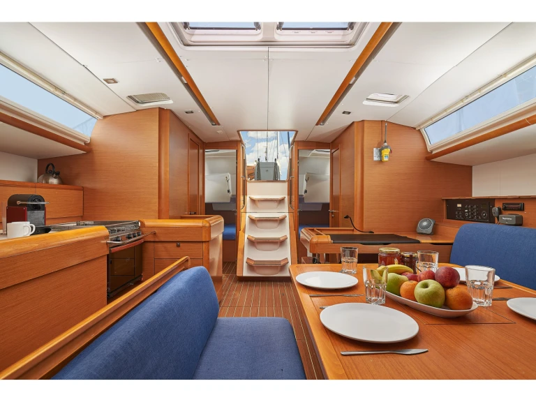 Barca a vela a noleggio a Kallithea al miglior prezzo