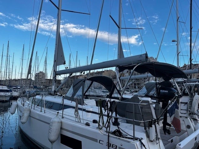 Noleggiare una Bavaria Bavaria C38 a Marsiglia