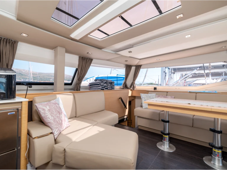 Noleggiare una Fountaine Pajot Aura 51 a Simpson Bay
